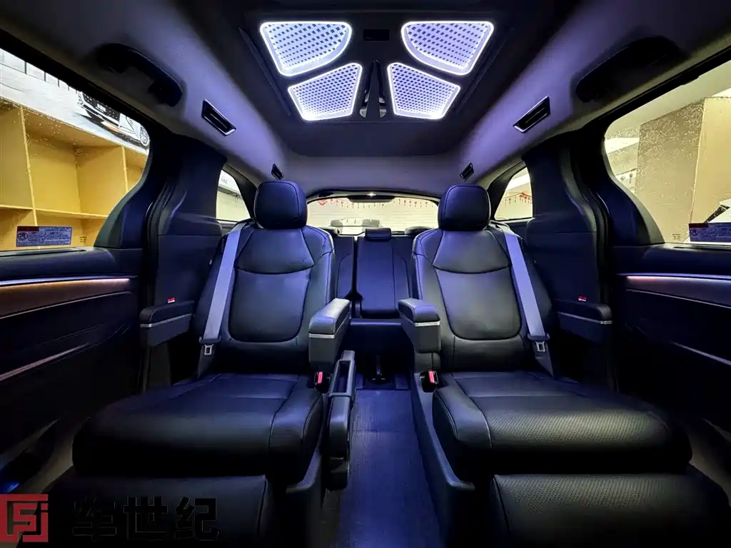 Toyota Granvia 2026 Model 2.5L Hybrid Comfort Edition фото 9