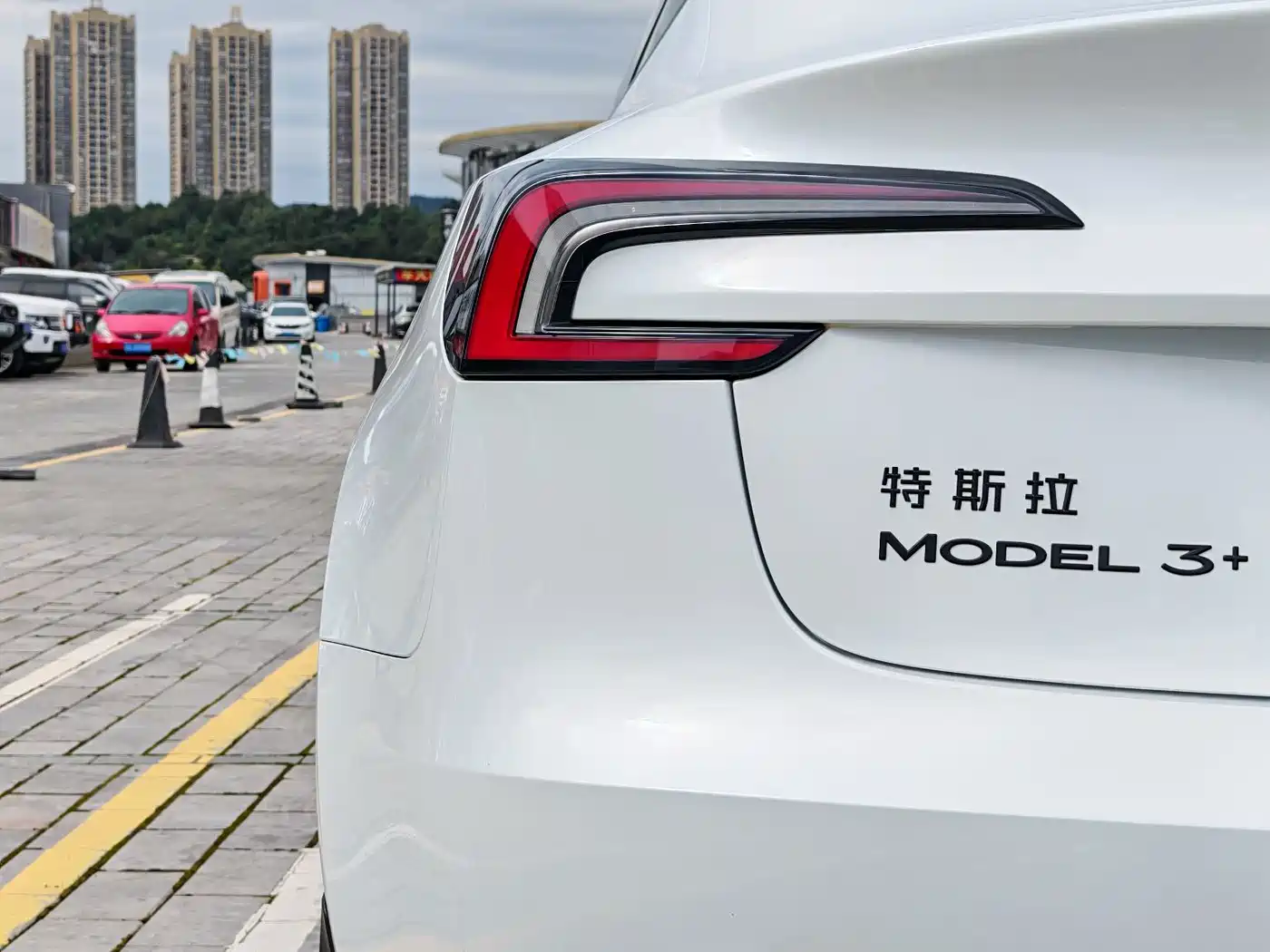 Tesla Model 3 2026 2025 Model Year Facelift Long Range All-Wheel Drive
