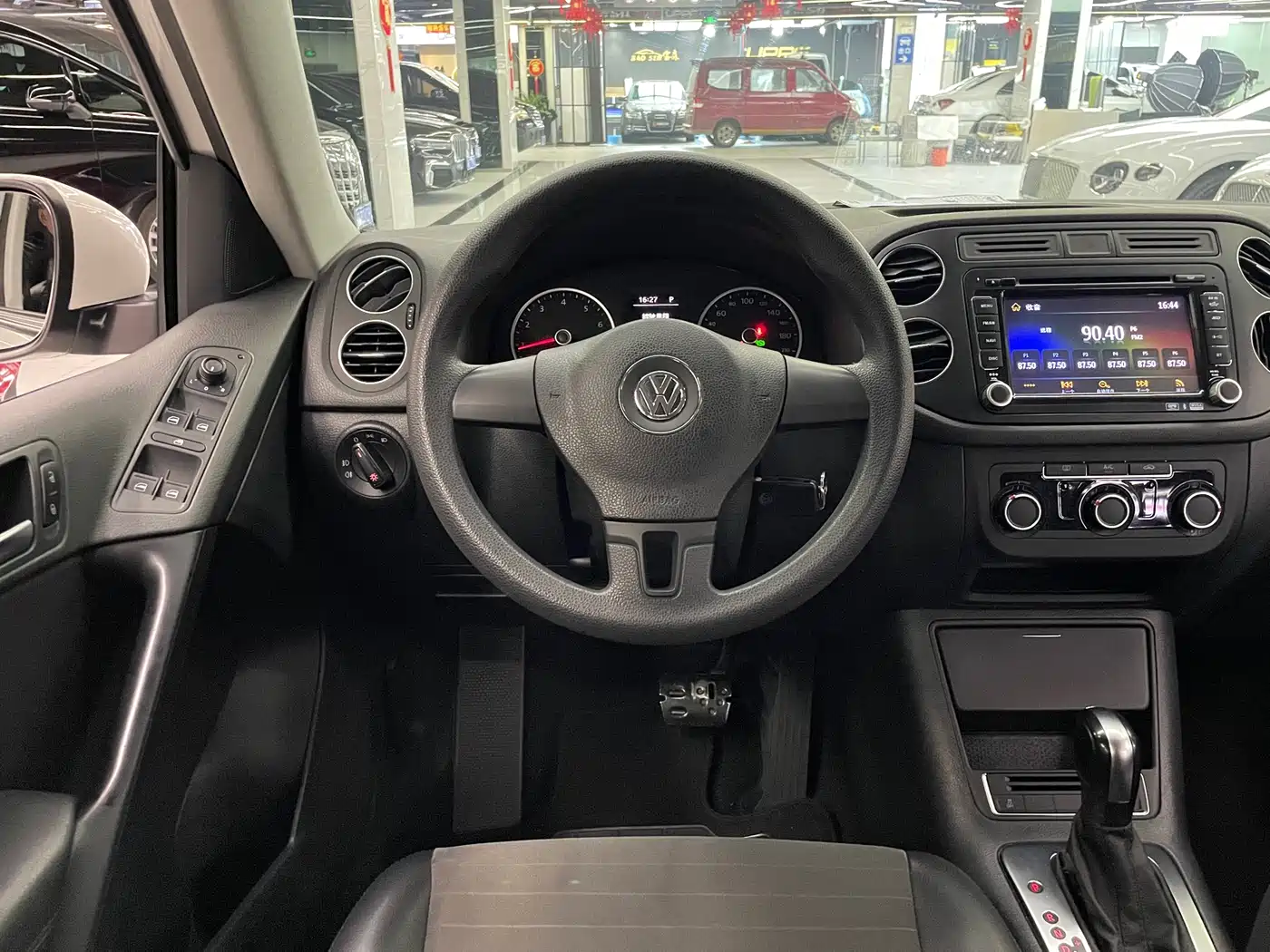 Volkswagen Tiguan 2015 1.8TSI Automatic 2WD Comfortline фото 13