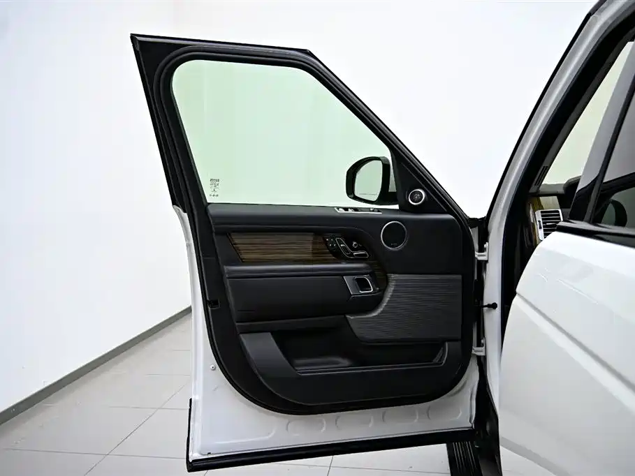 Land Rover Range Rover 2019 3.0 SCV6 Heritage Edition фото 20