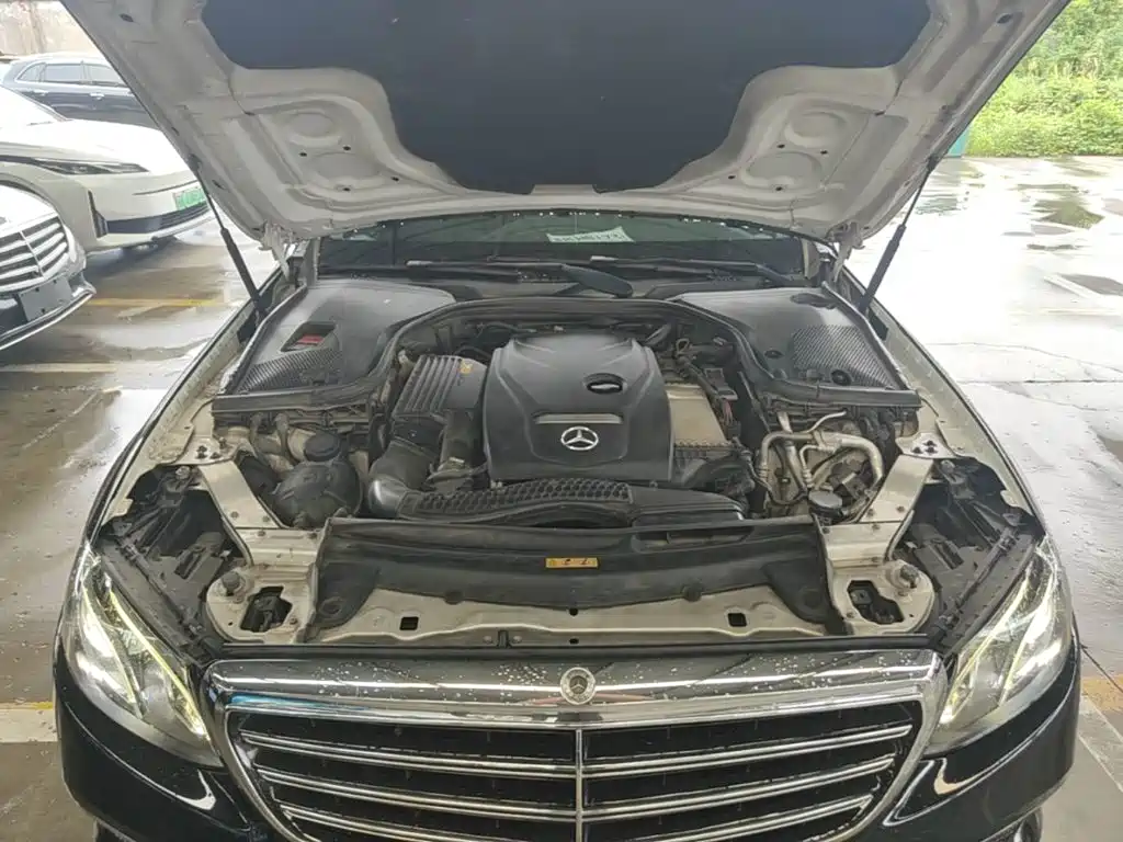 صورة 20 - Mercedes-Benz E-Class