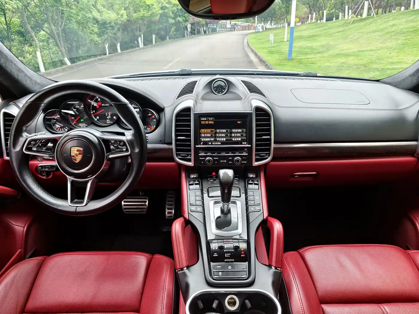 Фото 9 - Porsche Cayenne