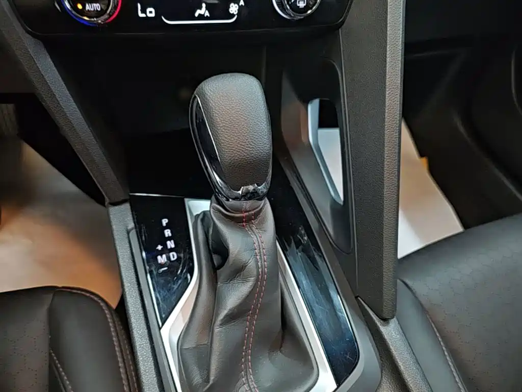 Chevrolet Volando 2021 2020 Mild Hybrid Redline 530T Automatic Premium Edition (5+2 seater)