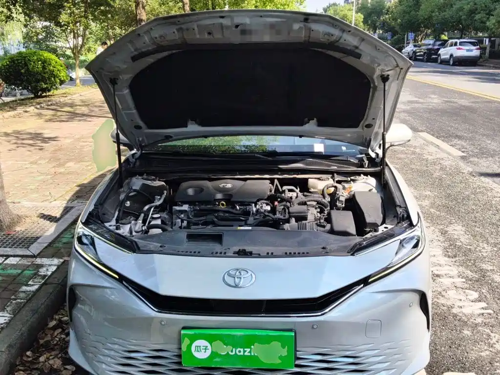 Photo 16 - Toyota Camry