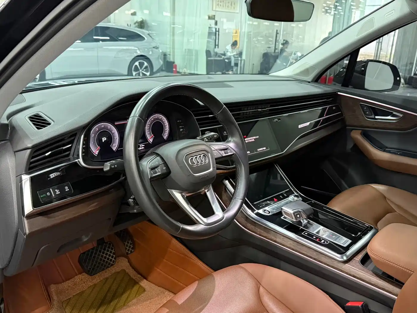 Фото 4 - Audi Q7