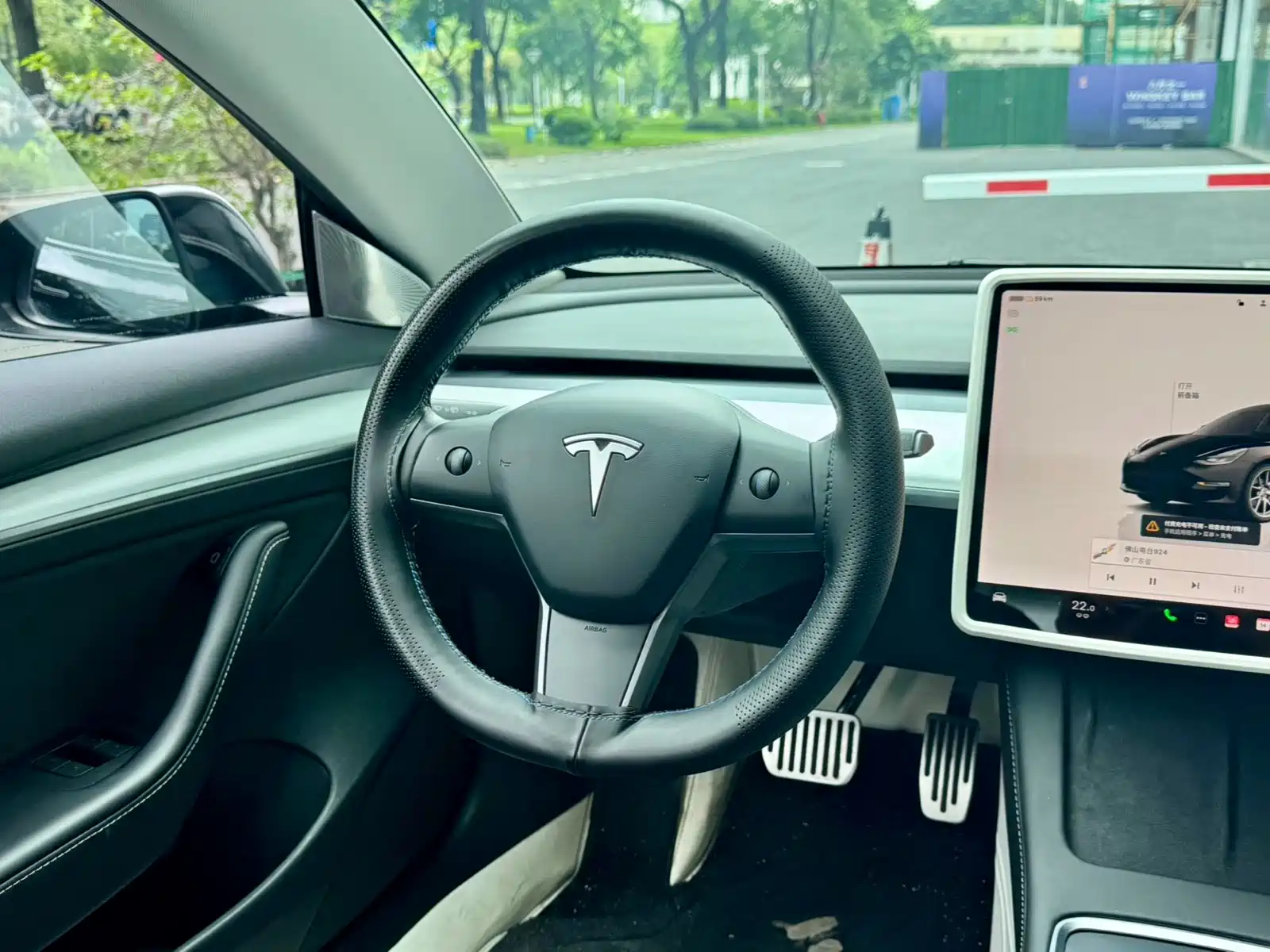 Фото 11 - Tesla Model 3
