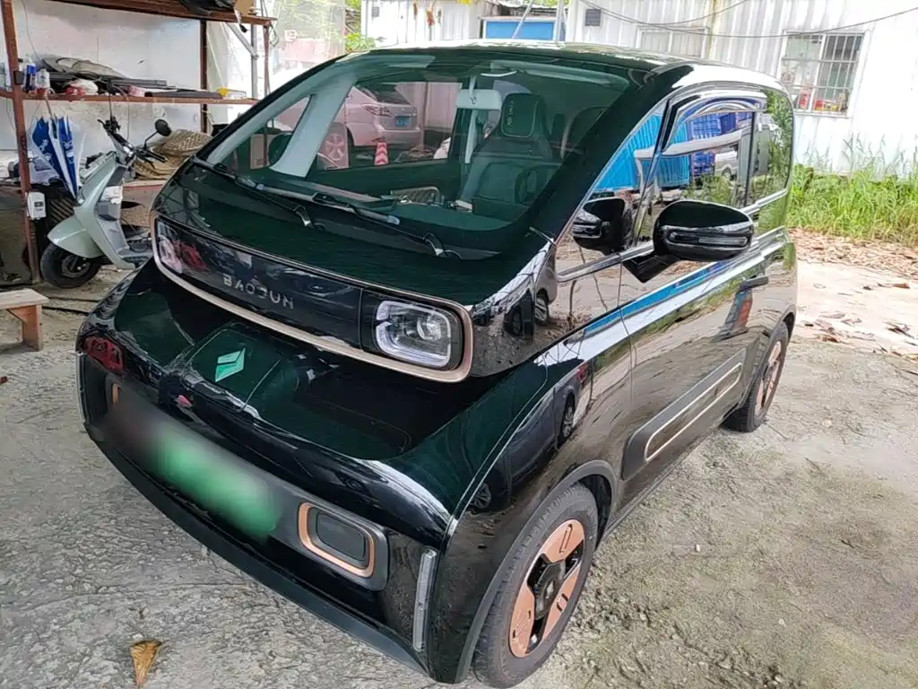 Photo 2 - Baojun KiWi EV