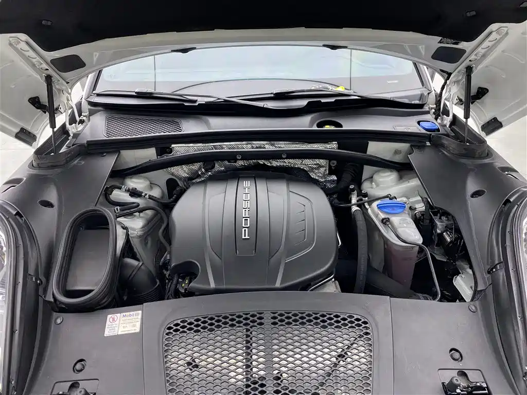 Porsche Macan 2017 Macan 2.0T фото 25