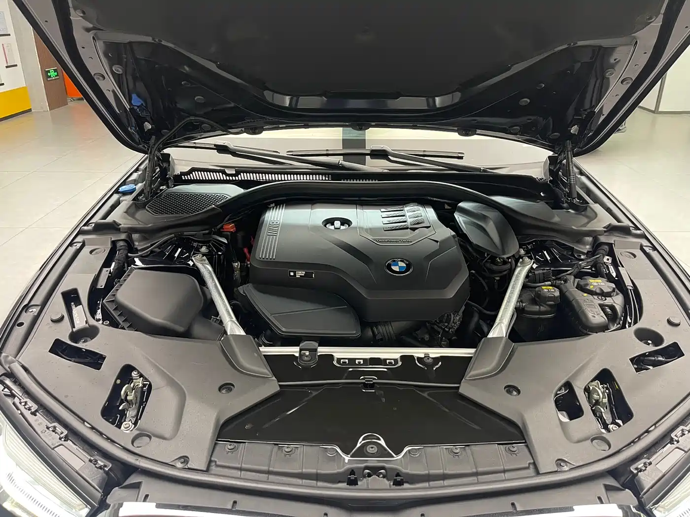 BMW 5 Series 2022 530Li Exclusive M Sport Package фото 29
