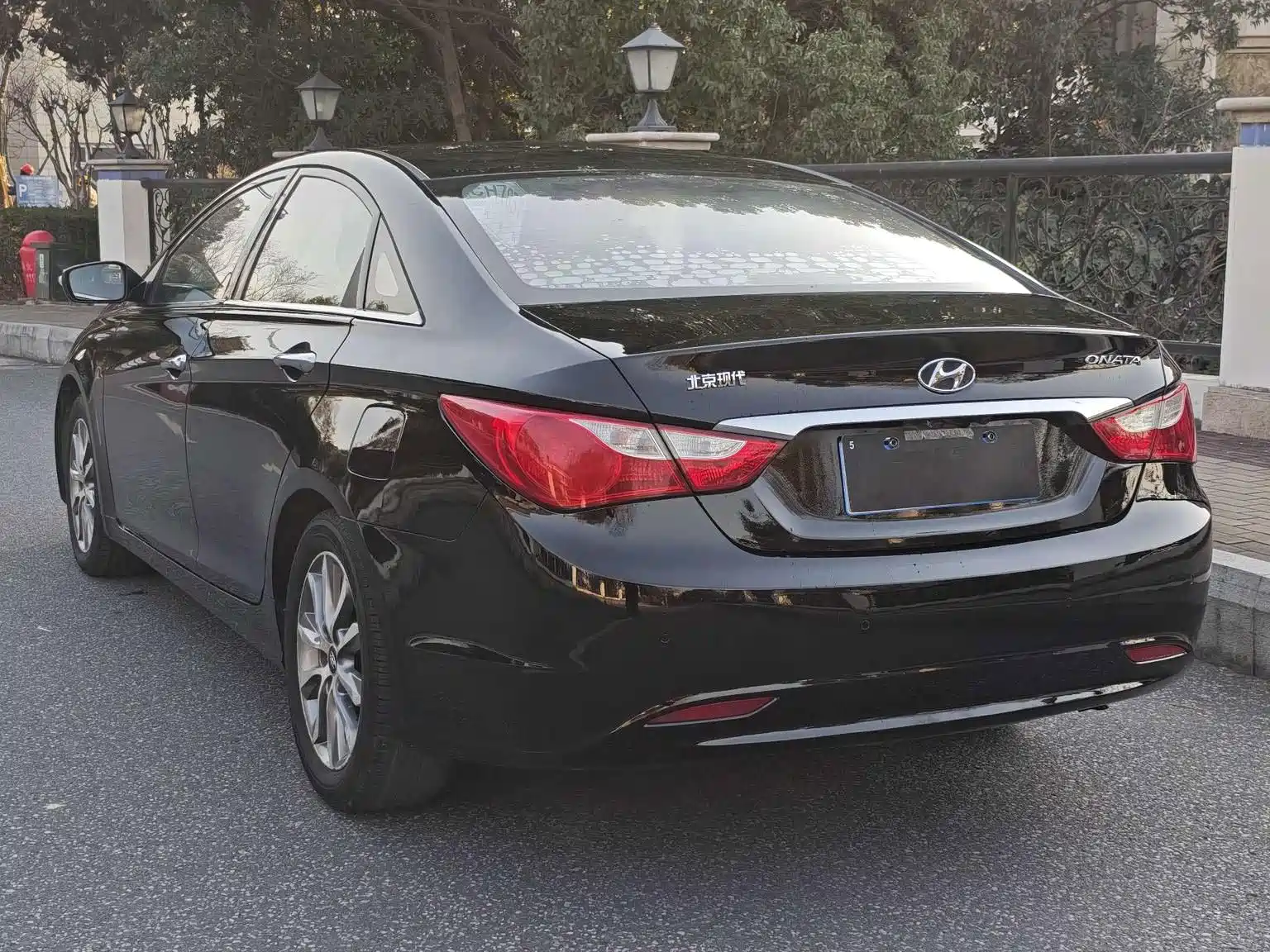 Photo 4 - Hyundai Sonata