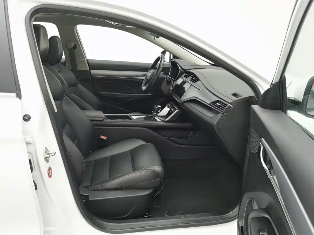 Фото 23 - Geely Binrui