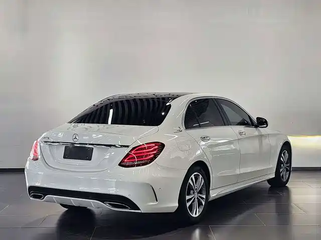 Mercedes-Benz C-Class 2017 Facelift C 200 L Sport Edition — фото 3
