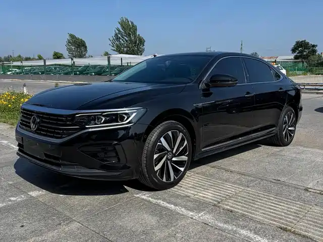 Volkswagen Passat 2023