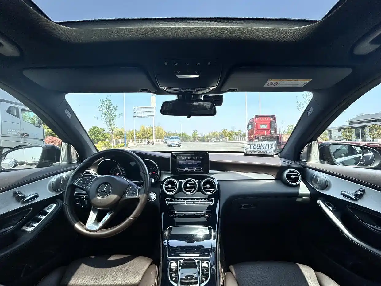 Mercedes-Benz GLC 2018 Facelift GLC 200 4MATIC фото 11