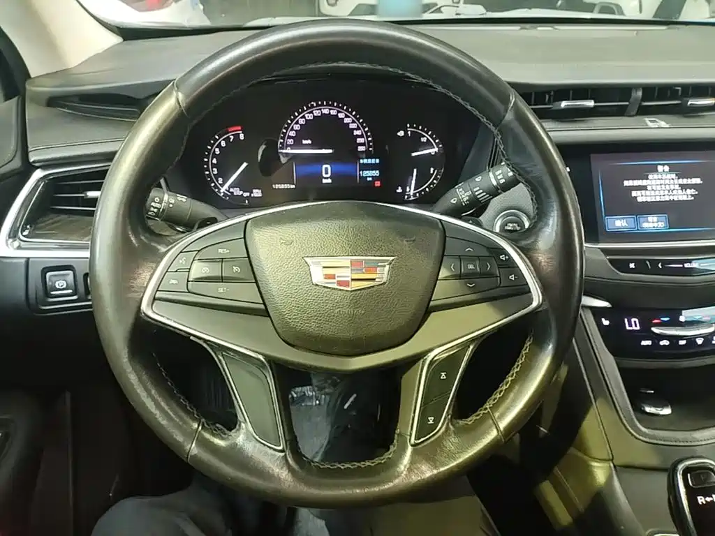 Cadillac XT5 2017 2016 25T Luxury Model