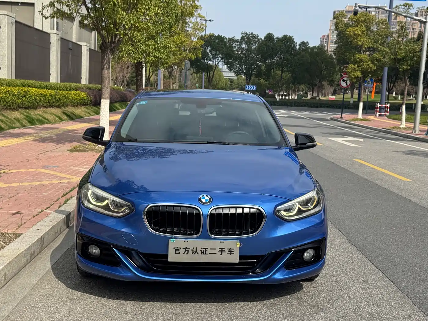 BMW 1 Series 2018 118i Sport Edition фото 2