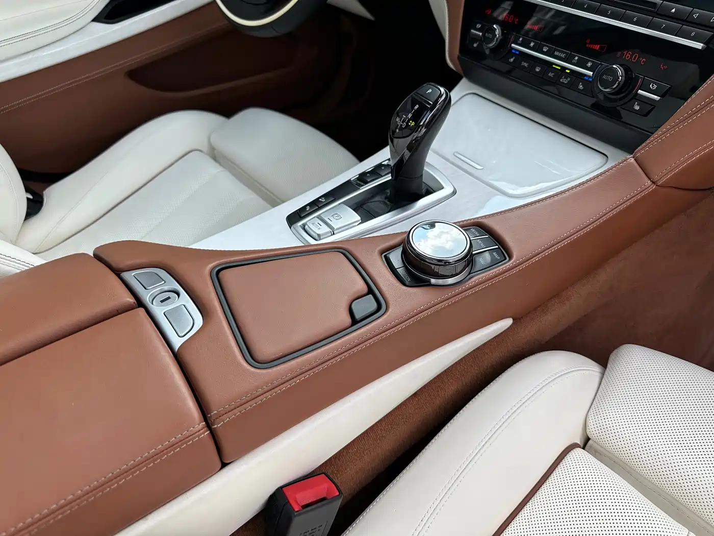 BMW 6 Series 2016 640i xDrive Gran Coupe фото 27