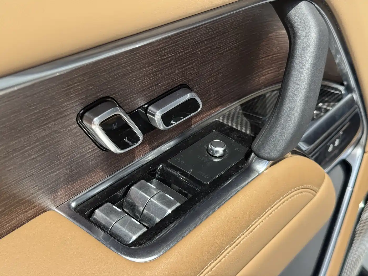 Photo 17 - Land Rover Range Rover