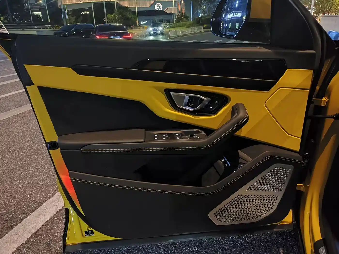 Lamborghini Urus SE 2026 2025 4.0T Standard Edition