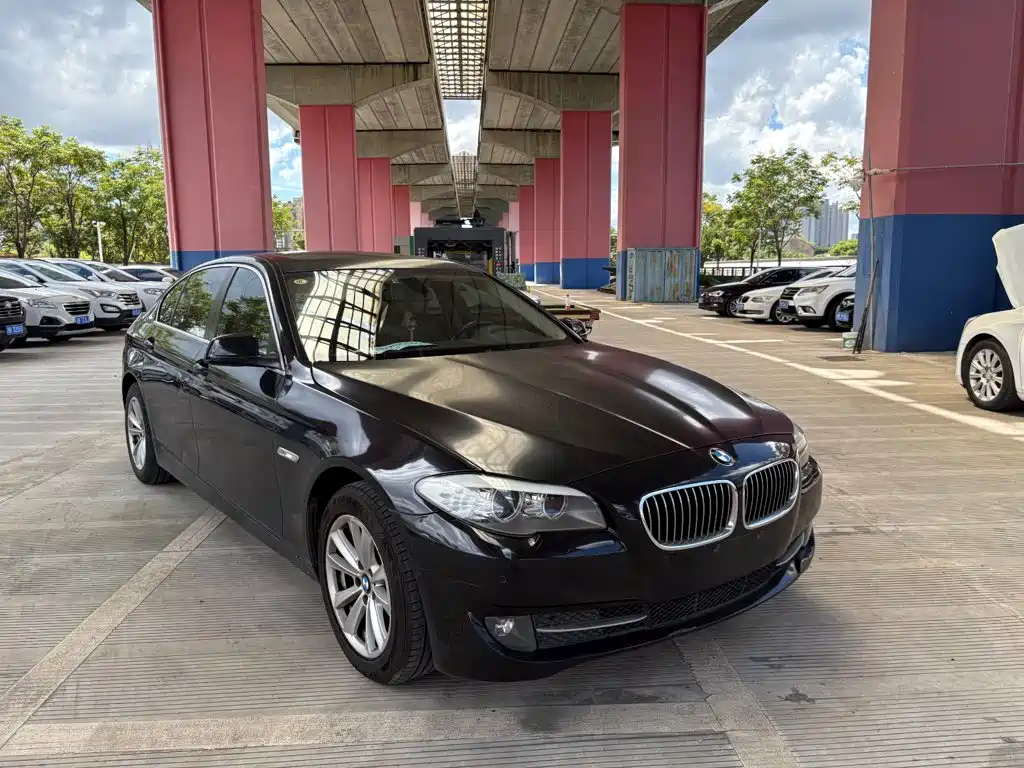 Фото 3 - BMW 5 Series
