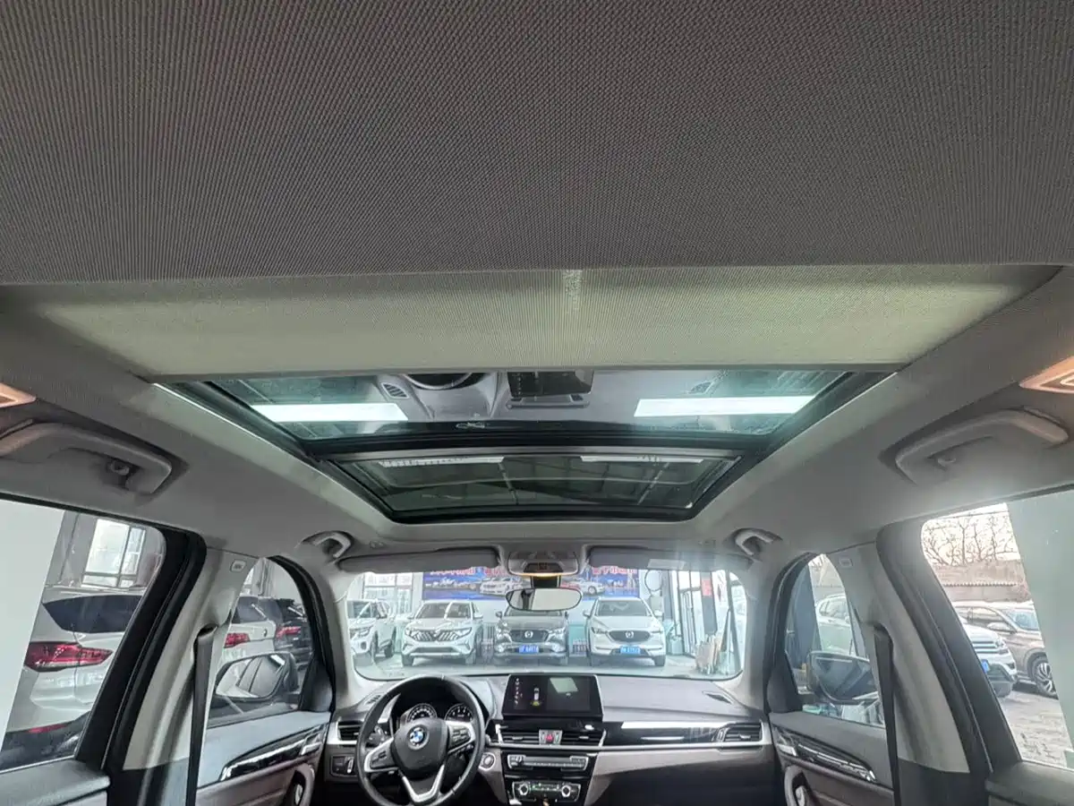BMW X1 2022 sDrive20Li Fashion фото 9