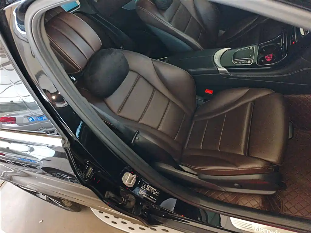 Фото 21 - Mercedes-Benz GLC