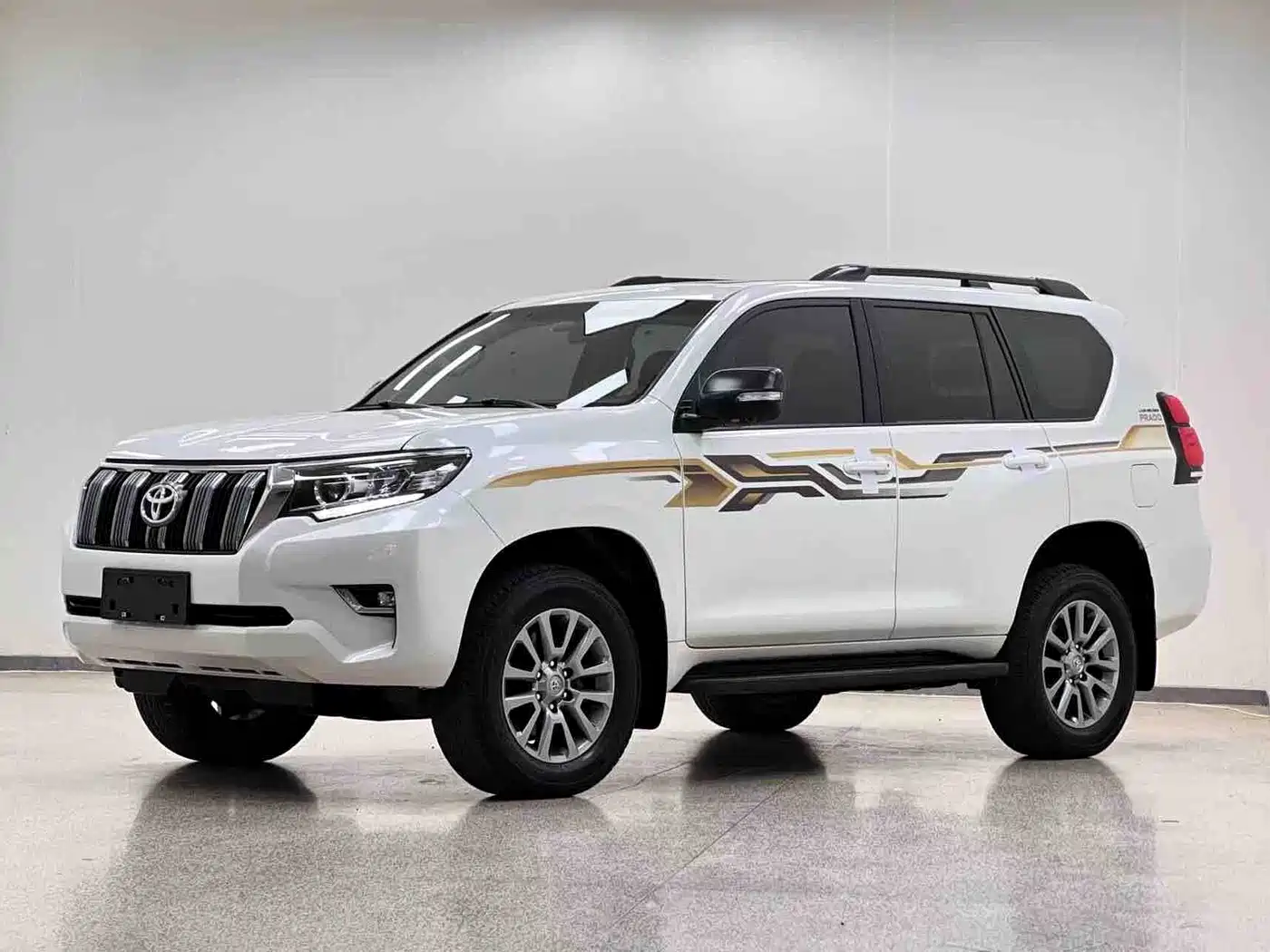 Фото 1 - Toyota Prado