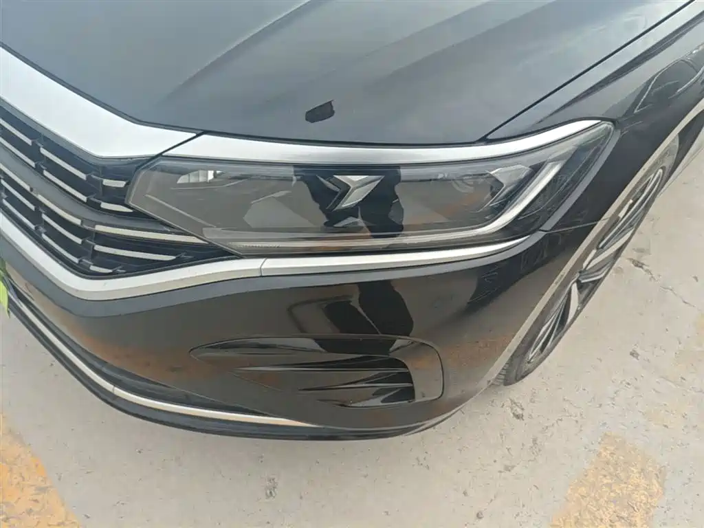Volkswagen Passat 2022 330TSI Luxury Edition фото 24