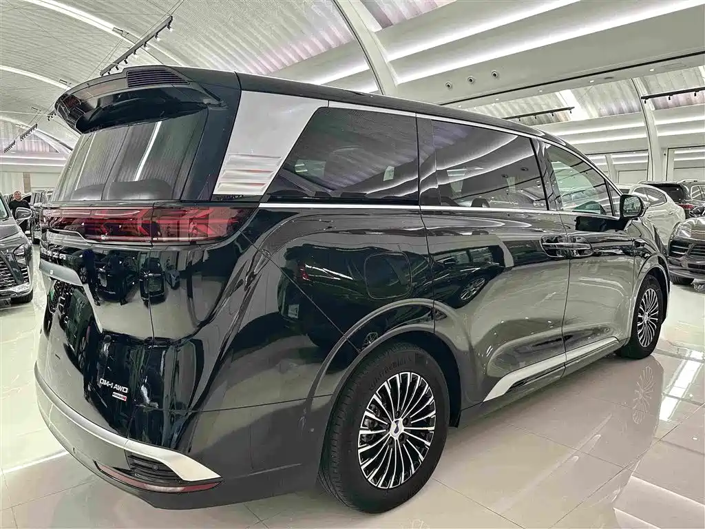 Denza D9 2025 2025 DM-i Smart Drive Edition 1020 AWD Prestige