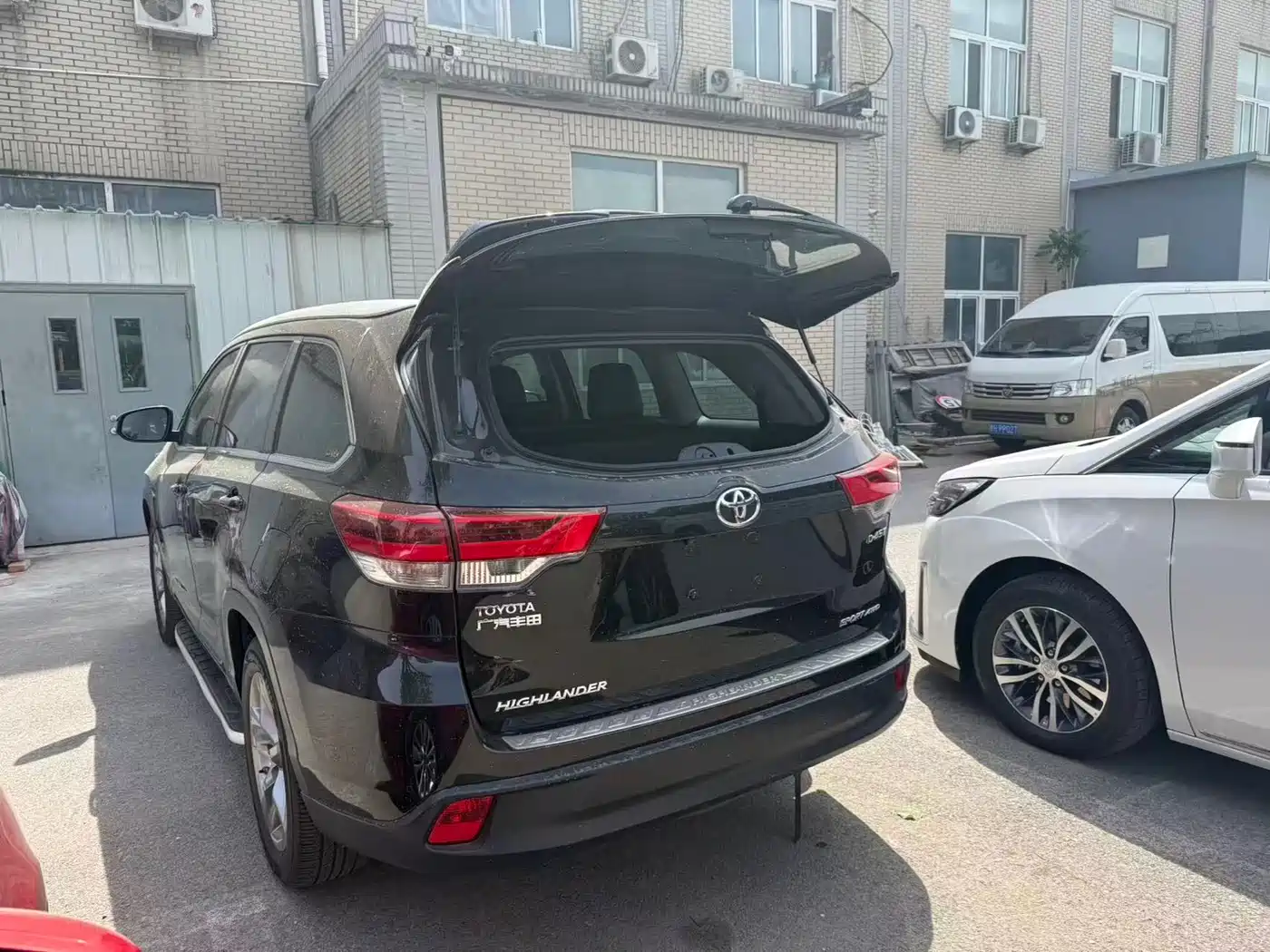 Toyota Highlander 2018 2.0T 4WD Premium 7-seater China VI фото 18