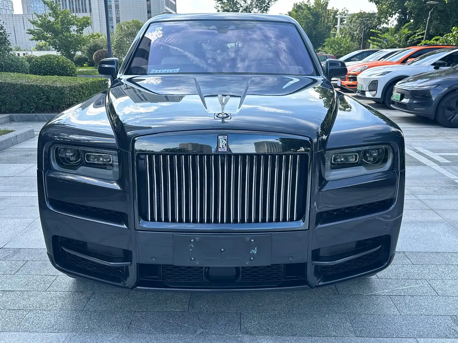Фото 2 - Rolls-Royce Cullinan