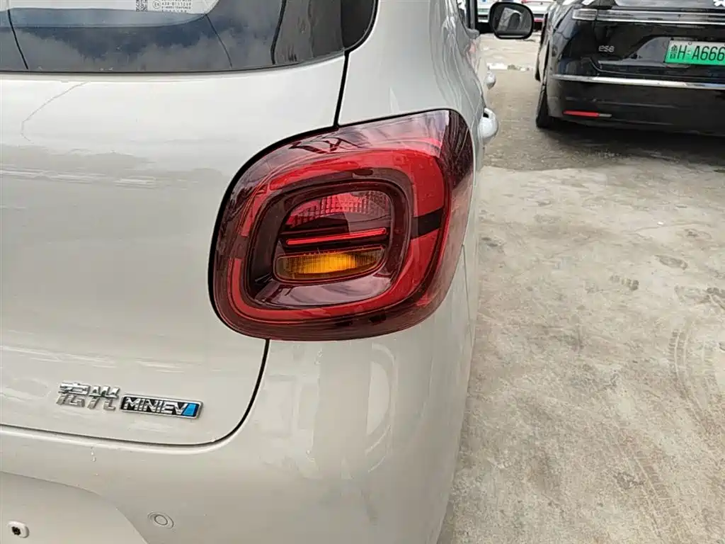 Wuling Motors Hongguang MINIEV 2026 2025 4-Door Advanced
