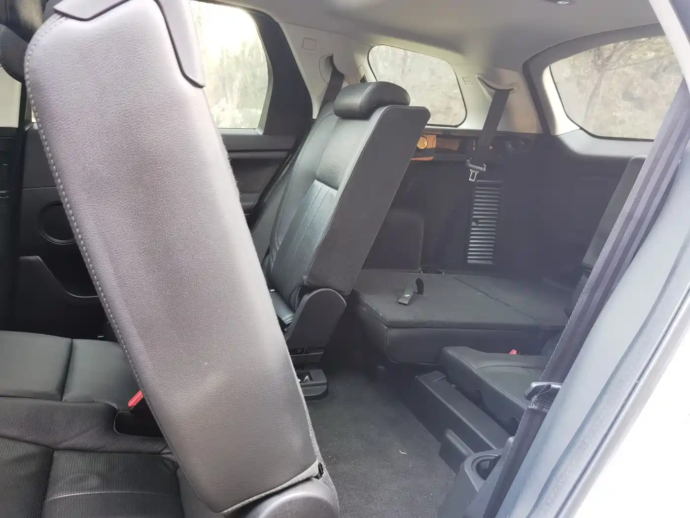 Land Rover Discovery Sport 2018 240PS HSE Edition фото 14