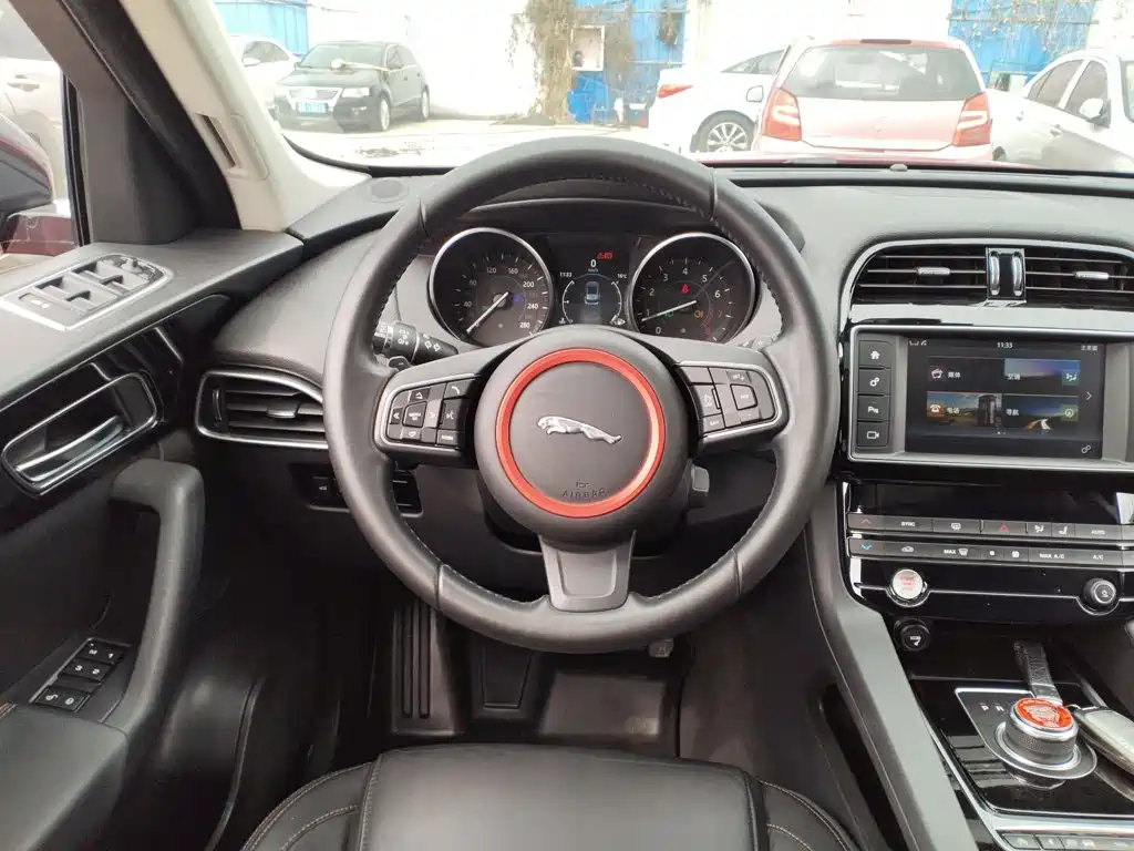 Jaguar F-PACE 2017 2016 2.0T FWD Urban Premium Edition