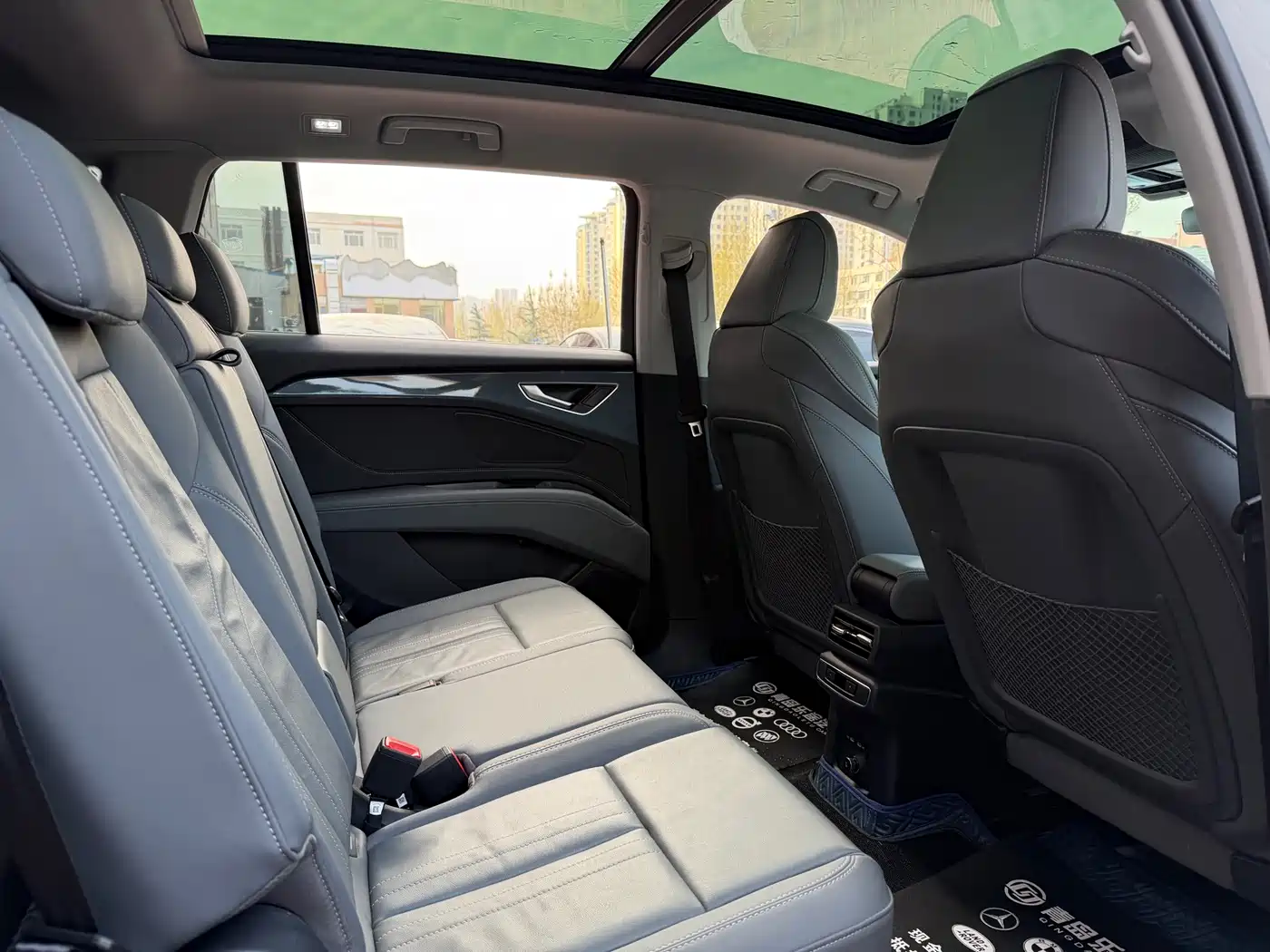 Audi Q5 e-tron 2023 40 e-tron Starlight Edition Brocade Package фото 13