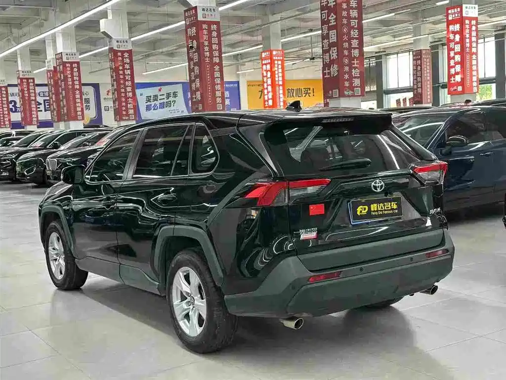 Toyota RAV4 Rongfang 2022 2.0L CVT 2WD Urban Edition фото 8