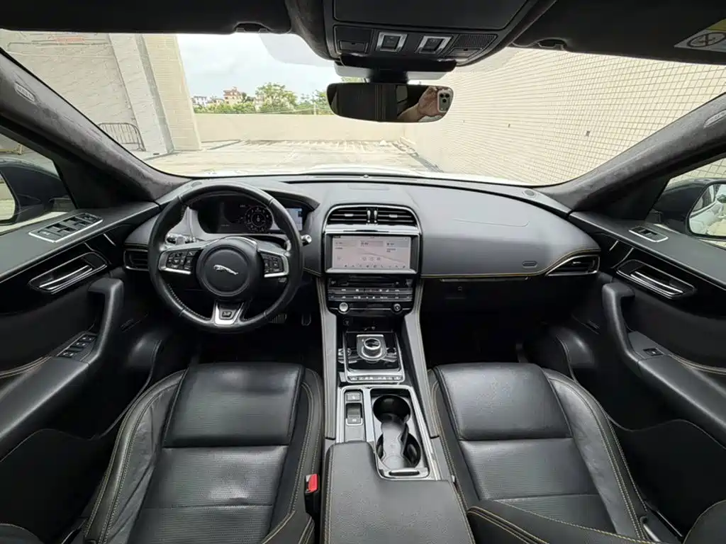 Jaguar F-PACE 2021 2020 300-Sport