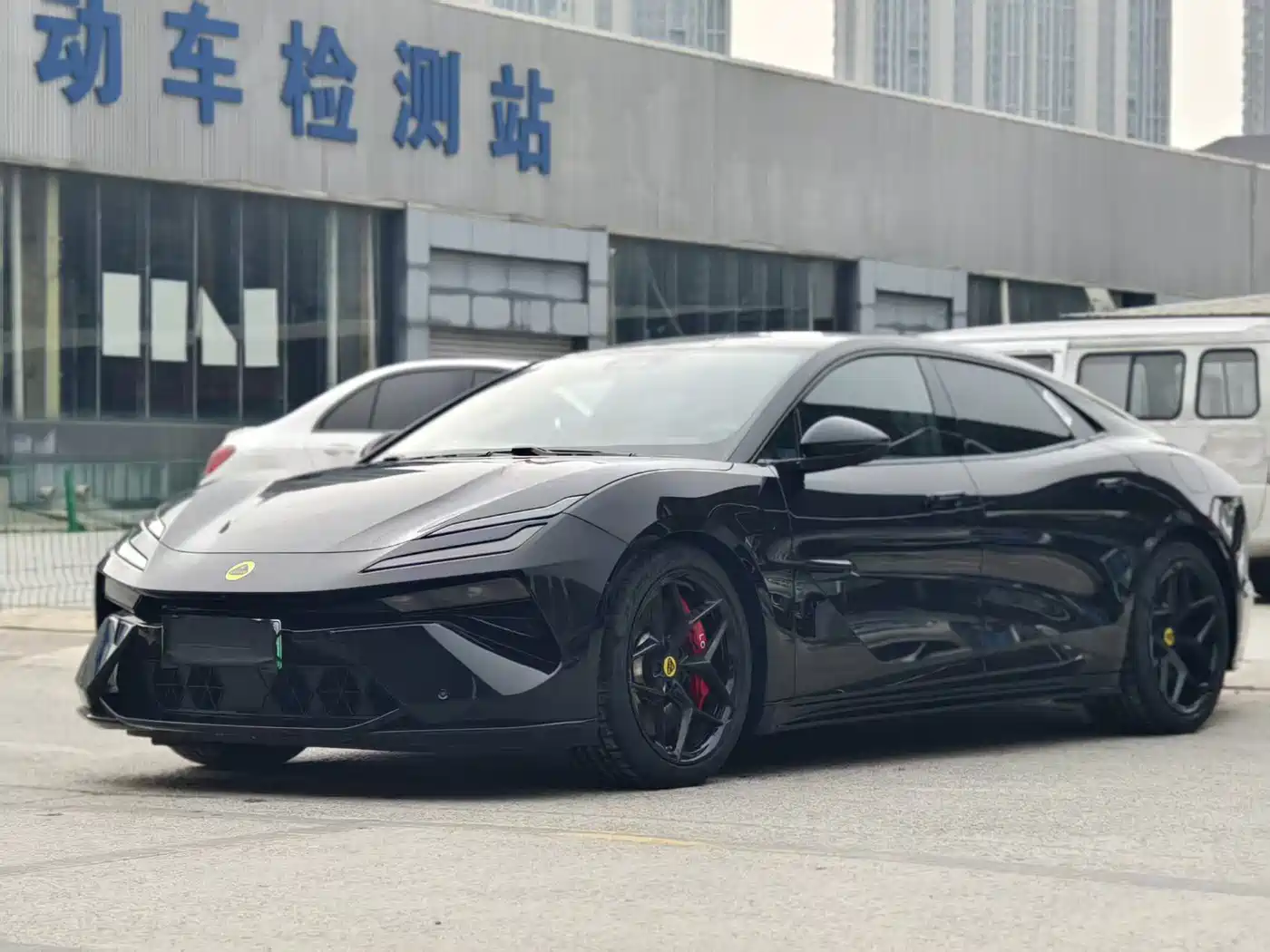 LOTUS SPORTS CAR EMEYA FLOWERS