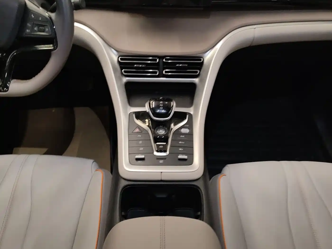 BYD Song Pro New Energy 2023 Champion Edition DM-i 71KM Pilot Model фото 11