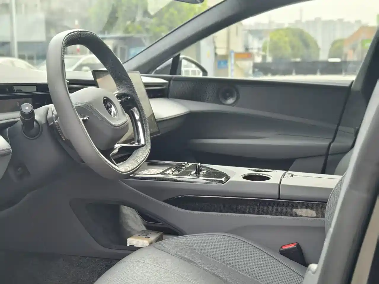 LOTUS SPORTS CAR EMEYA FLOWERS