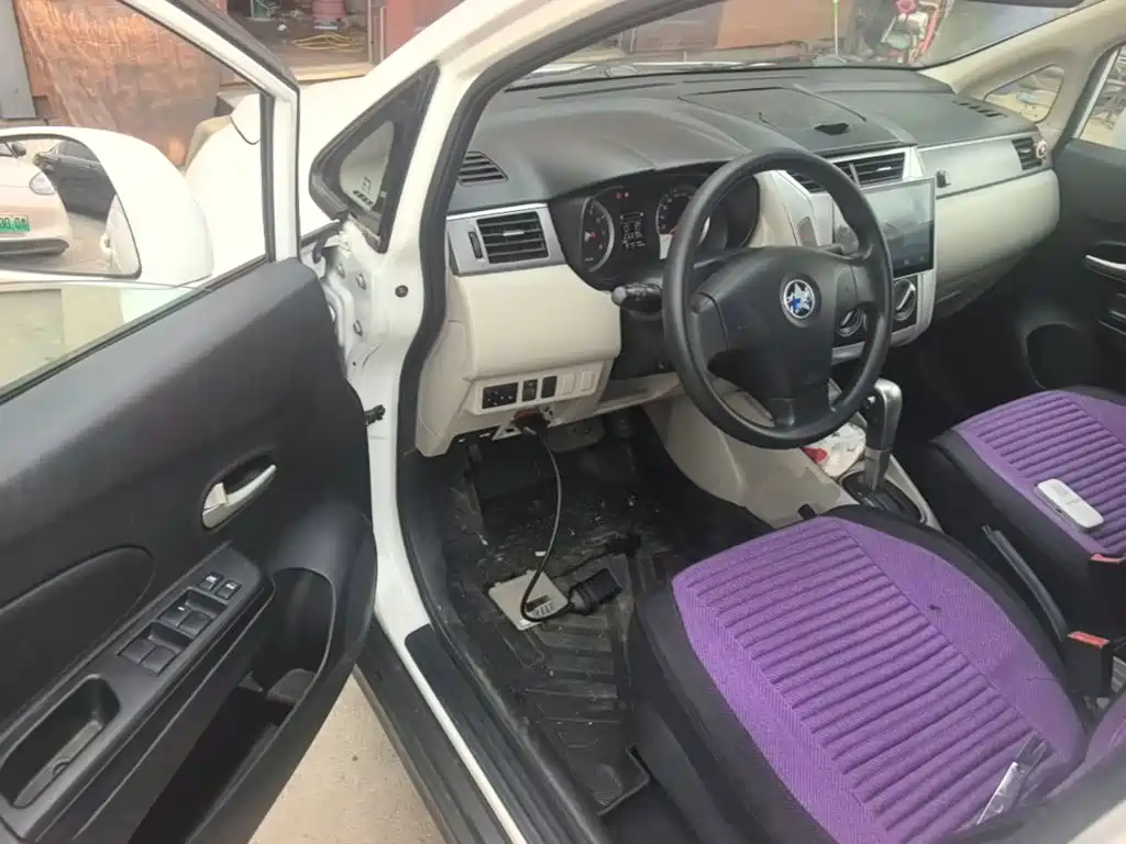 Venucia R50 2016 2016 Model 1.6L Automatic Elite Edition