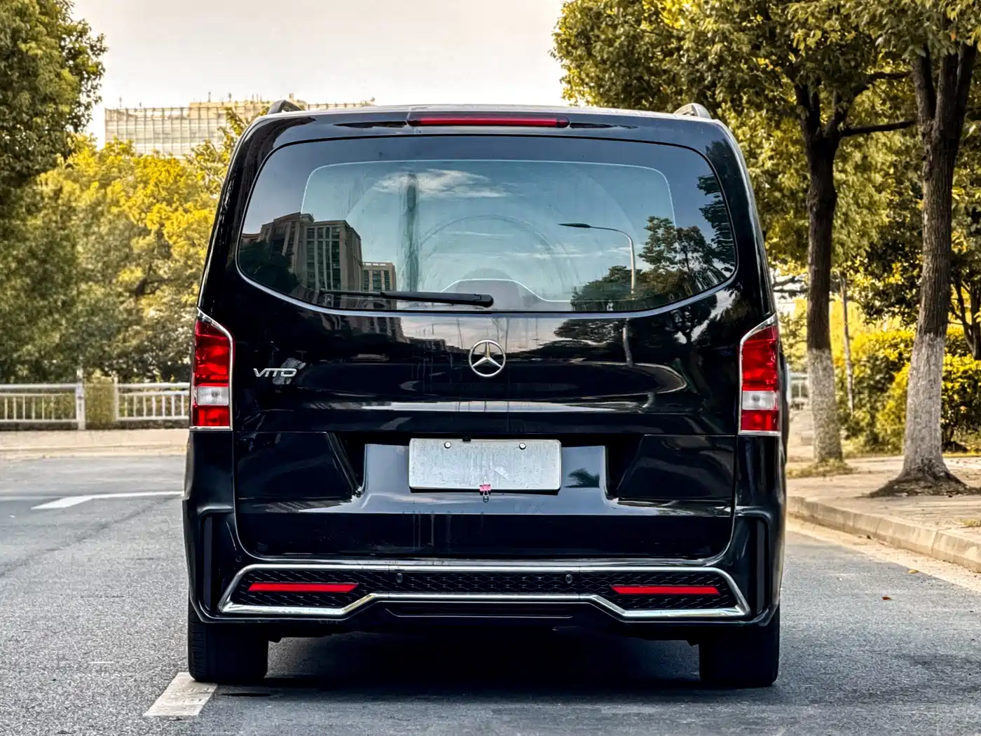 Mercedes-Benz Vito 2023 2.0T Business 7-Seater фото 41