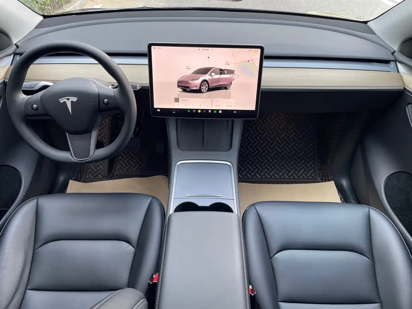 TESLA MODEL Y