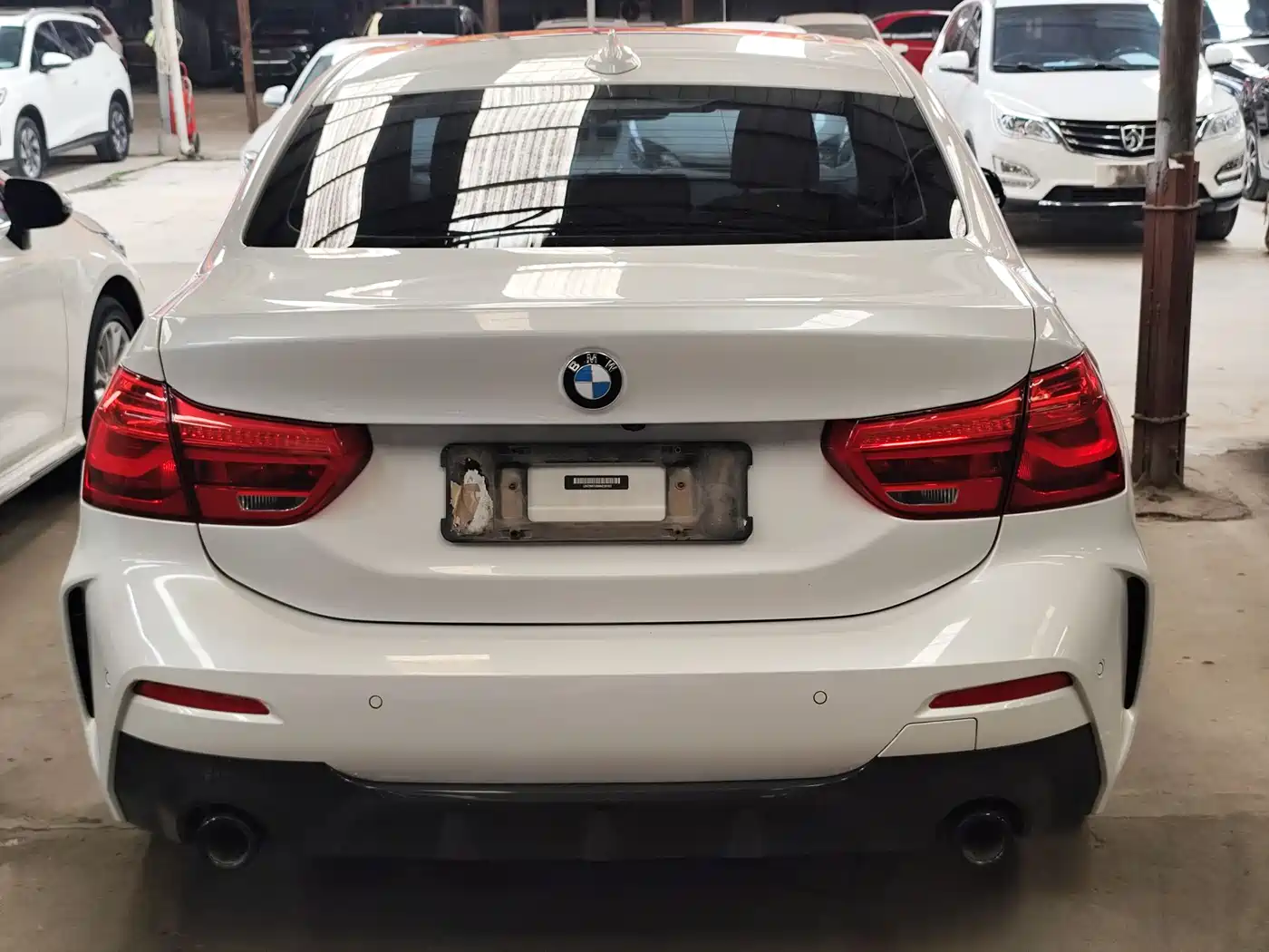 BMW 1 Series 2022 120i M Sport Shadow Edition фото 14