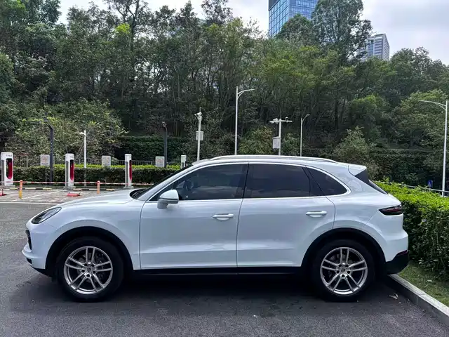 Porsche Cayenne 2019 Cayenne 3.0T — фото 3