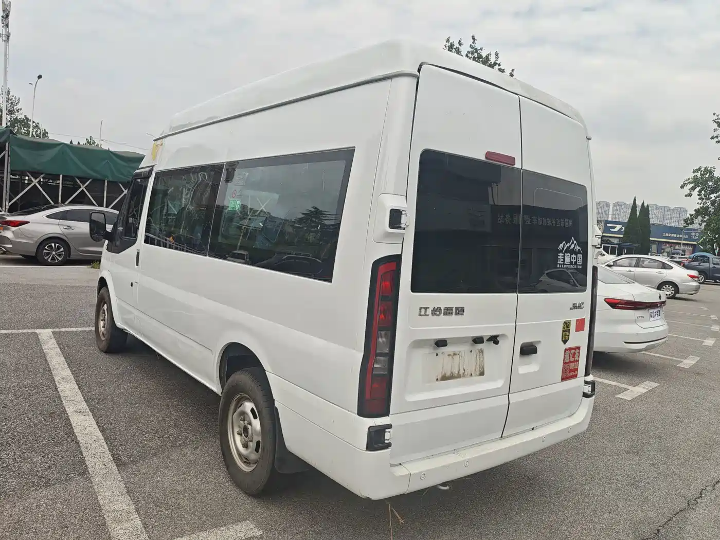 Jiangling JMC Fushun 2024 2023 2.0T Manual Medium Wheelbase Medium Roof Commercial Multi-Purpose Vehicle 6-Seater