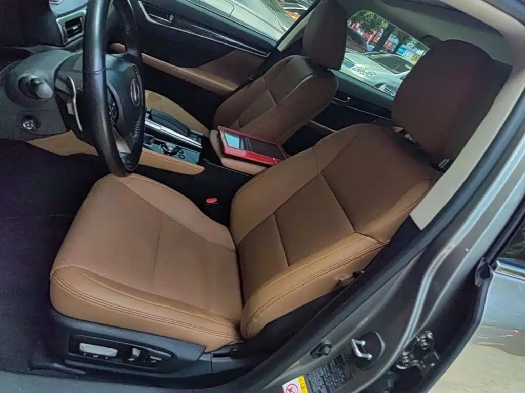 Lexus GS 2017 2016 300h Leading Edition