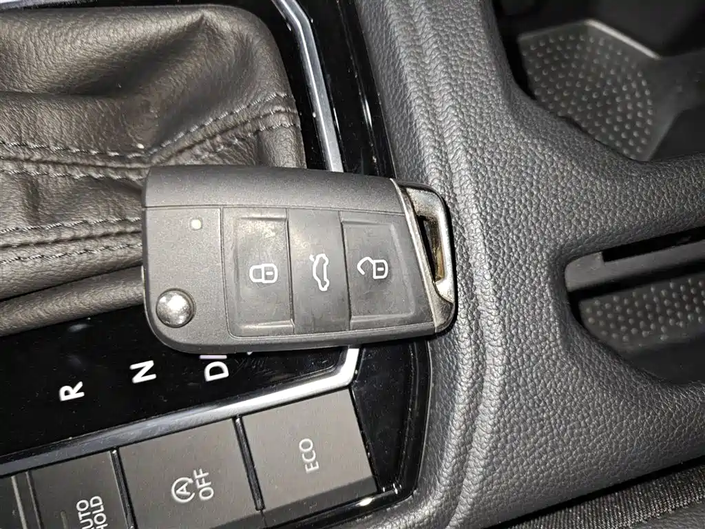 Volkswagen Lavida 2024 Model 300TSI DSG Starlight Leading Edition фото 9