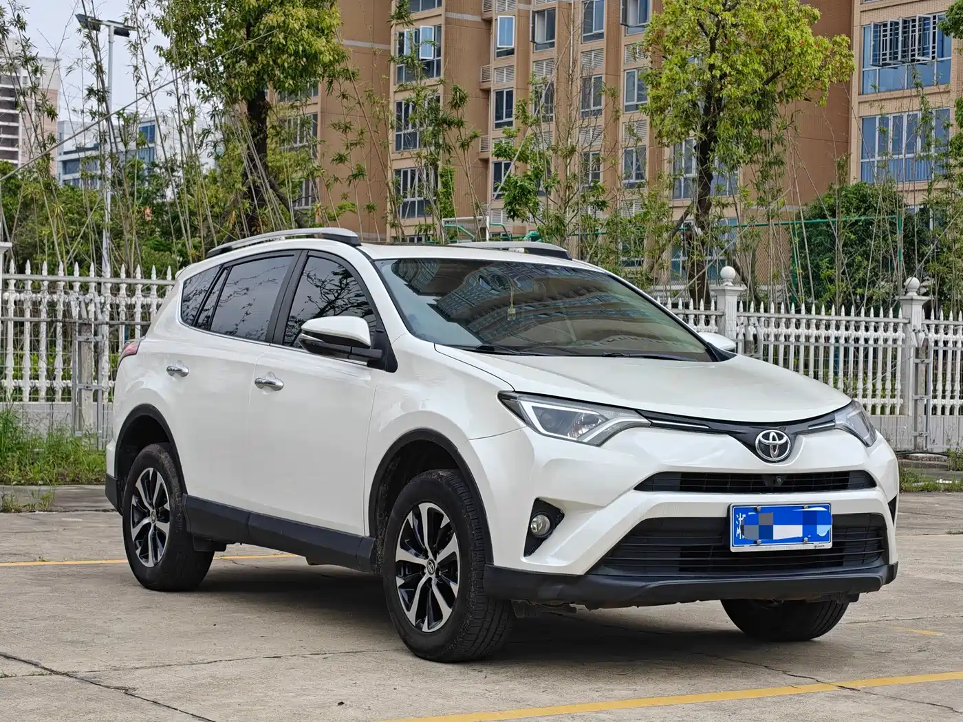 Toyota RAV4 Rongfang 2016 2.0L CVT 2WD Comfort (China V) фото 3