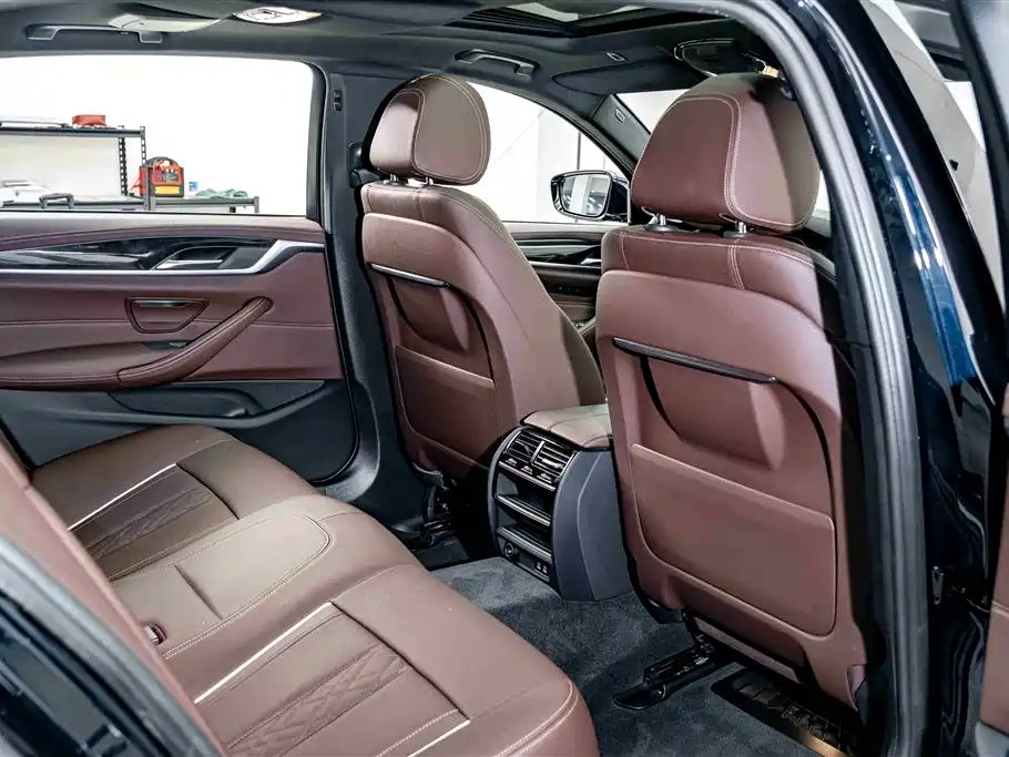 BMW 5 Series 2022 Model Second Facelift 525Li M Sport Package фото 21